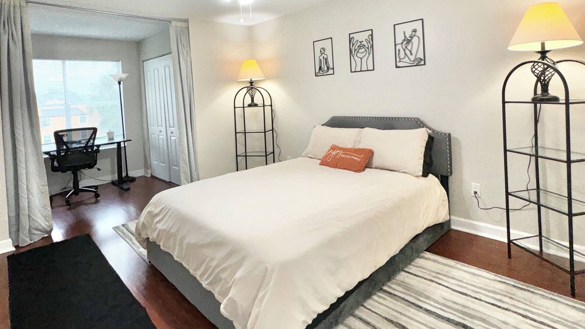 South Semoran Apartment | Mid-Century Studio Apt in Orlando near MCO Airport