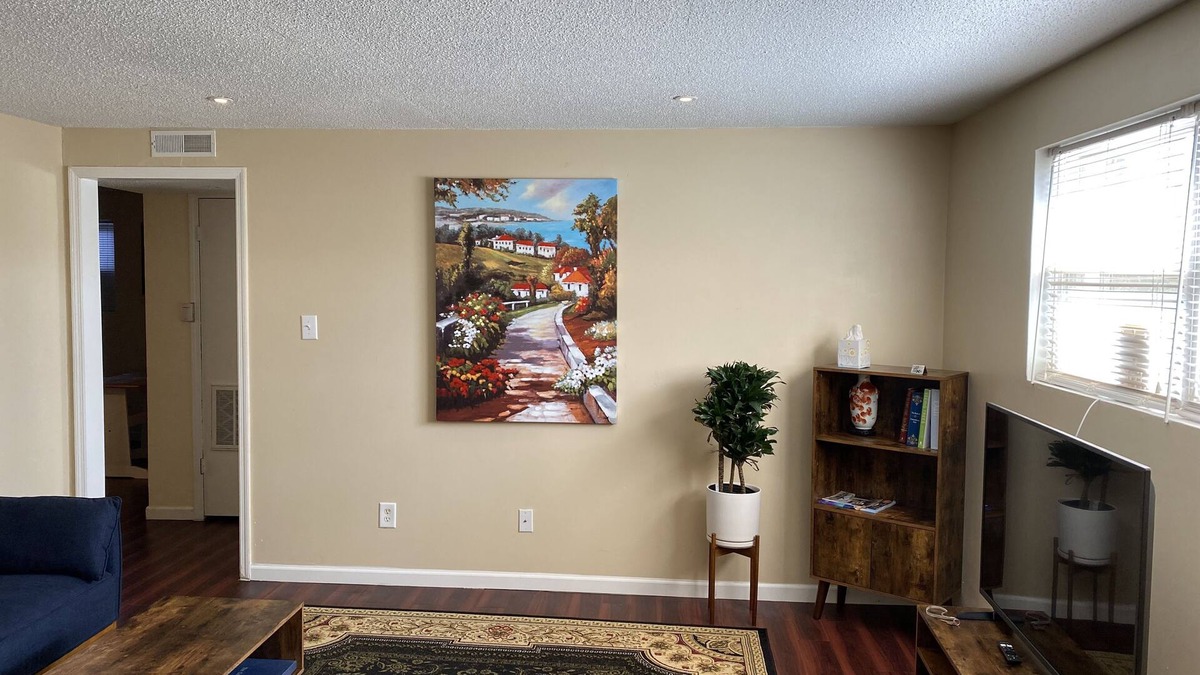 Lawrence Apartment | Mid Century Style @ Mid Century Pricingš
