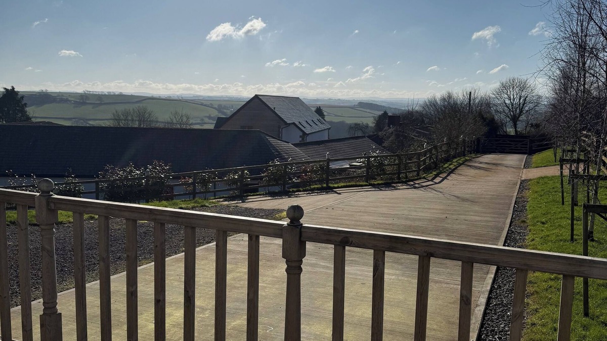 Worlington House | Mid Devon! Exeter/Dartmoor/Exmoor and all the adventures you can imagine.