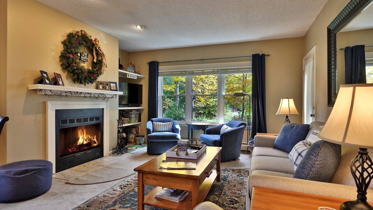 Ludlow Apartment | Mid-mountain Winterplace Condo with Direct Ski Access