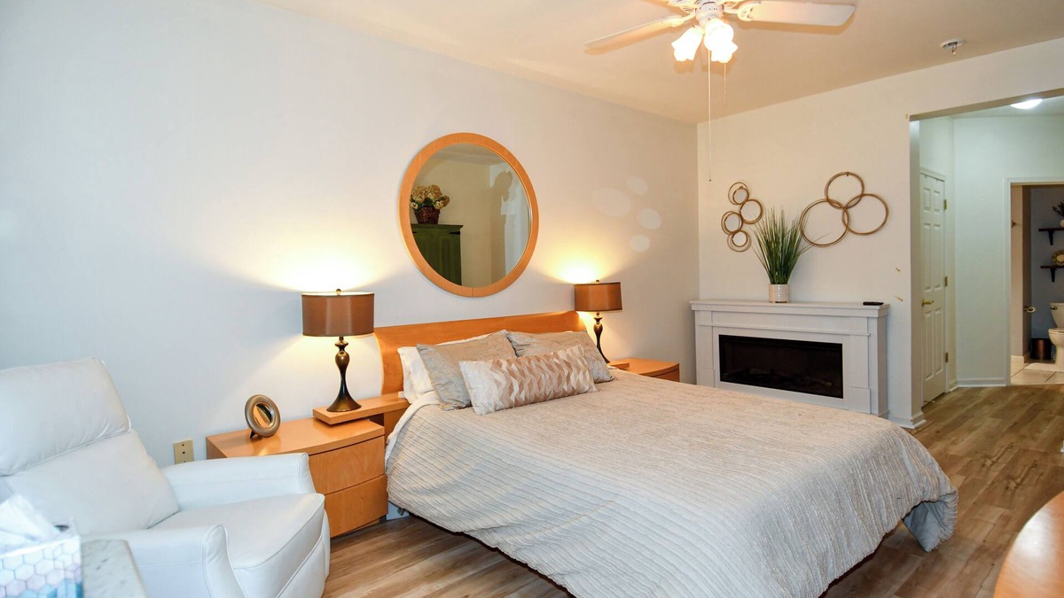 Gaithersburg Condo | Mid-Term Gem - Private Bedroom Suite