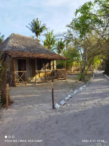Gede Bed & Breakfast | Mida Creek Eco Camp 1
