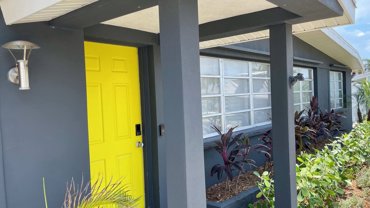 Vamo House | Midcentury Waterfront Neighborhood Oasis: Beaches and Sarasota Charm