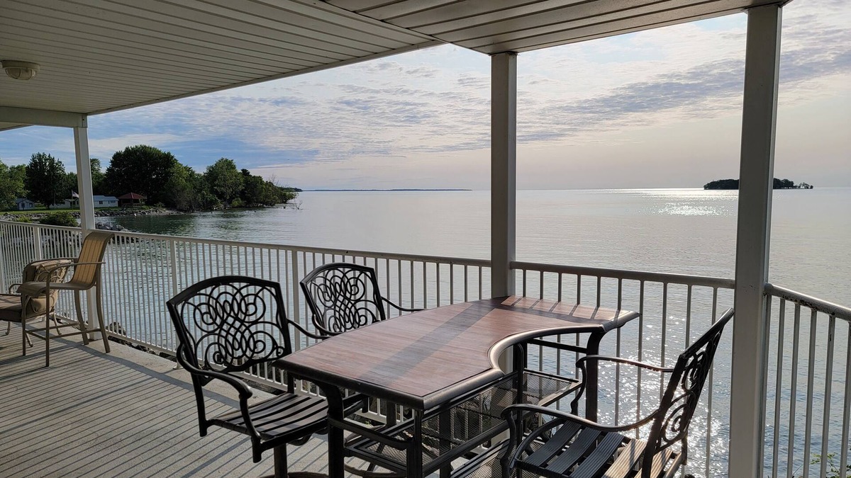 Put-in-Bay Condo | Middle Bass Island-Premium Lakefront Condo with Large Lakefront Covered Patio