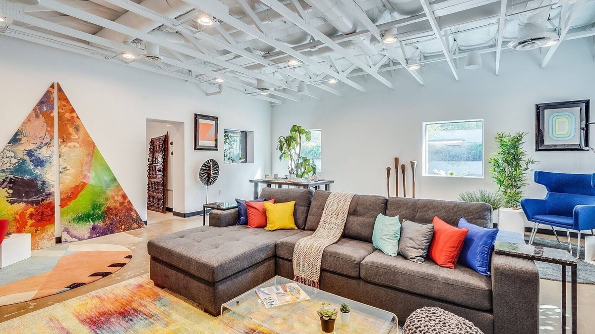 Arts District House | Middle of OLD TOWN and Across the street from the Famous Valley HO Hotel