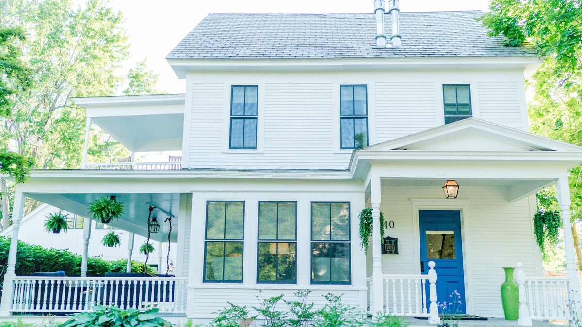 Middlebury - Warren House | Middlebury, VT Newly renovated four bedroom Luxury Home (sleeps 8)