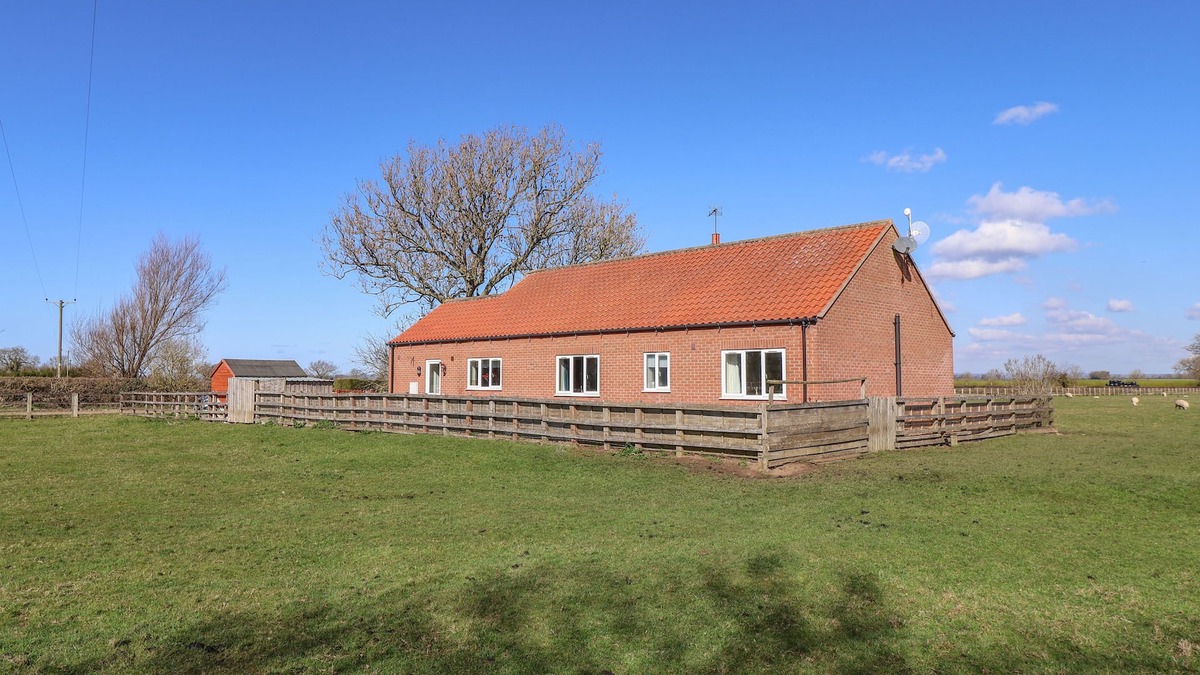 Malton Cottage | MIDDLEGATE, pet friendly, with open fire in Malton