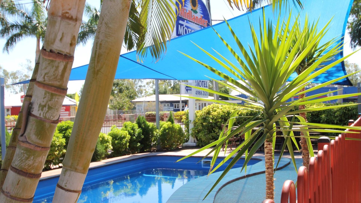 Emerald Hotel | Midlander Motor Inn