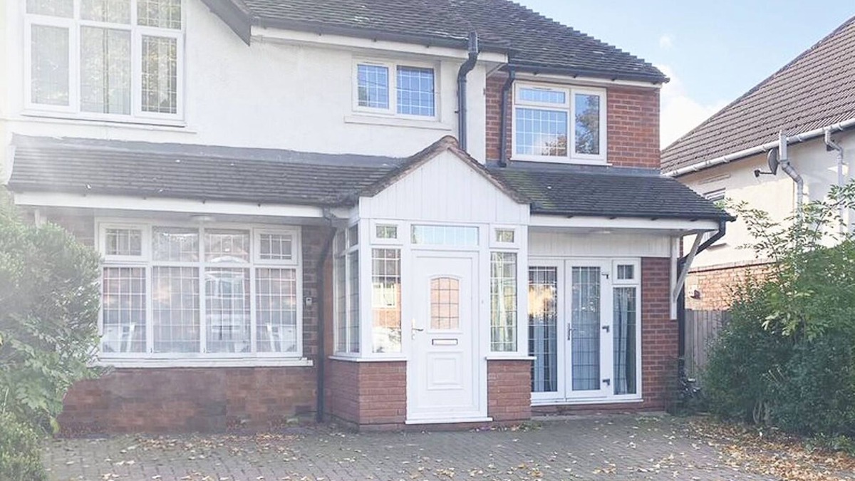 Walsall House | Midlands Contractor Team House