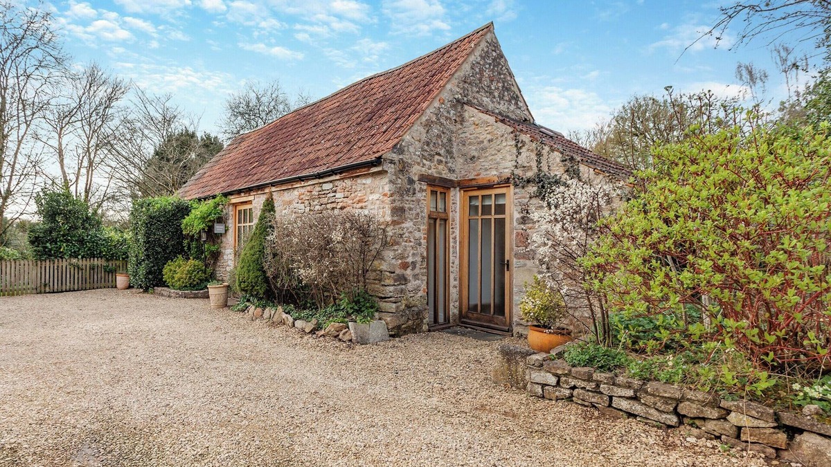 Shepton Mallet Cottage | Midsummer Cottage Retreat