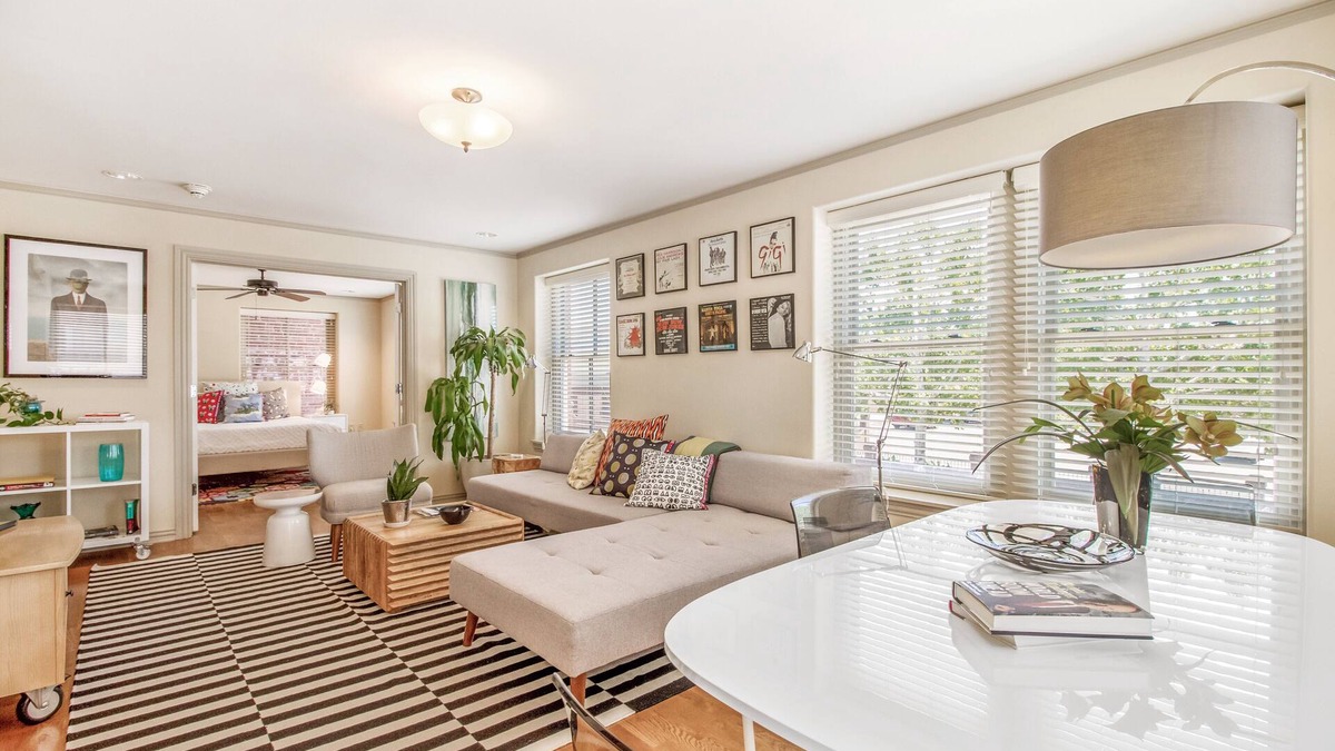 Midtown Apartment | Midtown Light filled Stylish Walkable everywhere