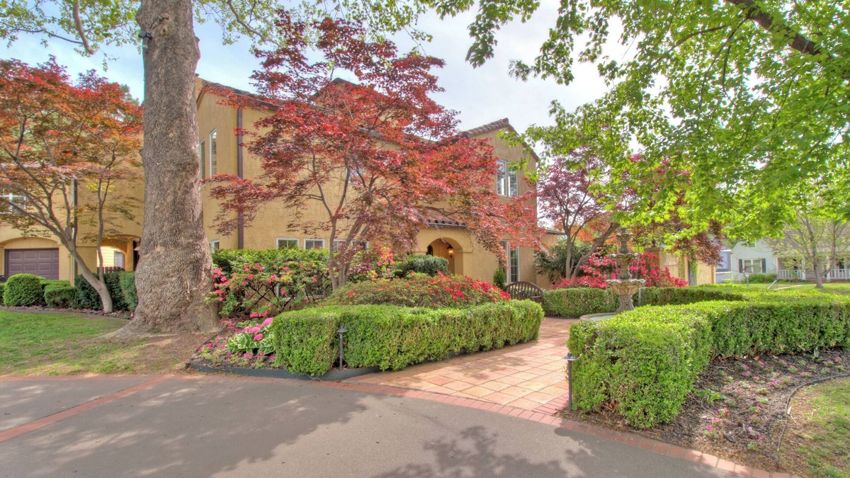 Maple Ridge House | Midtown Mediterranean Oasis
