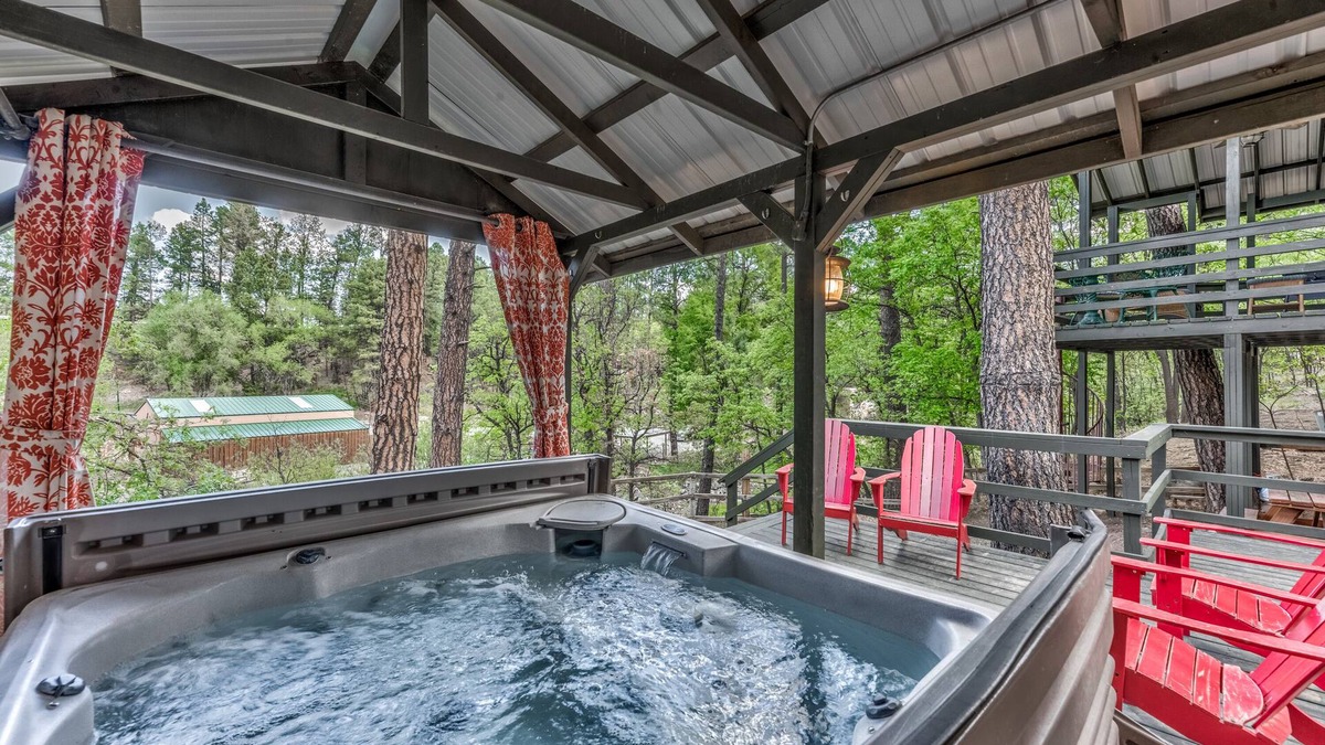 Ruidoso Cabin | MidTown Retro Riverfront Cabin- !HOT TUB, Riverview Deck PET