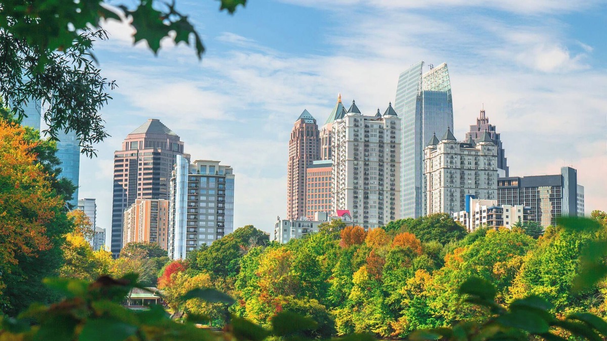 Piedmont Heights House | Midtown Townhouse Walking Distance to famed Beltline Trail and Piedmont Park