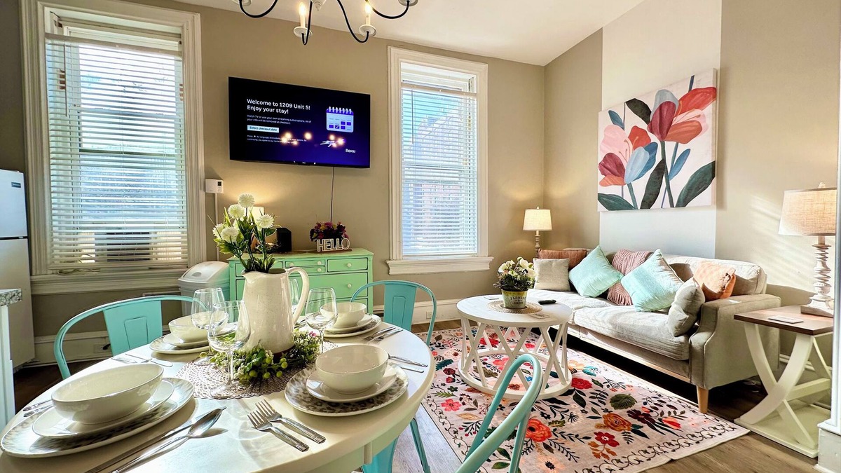 Harrisburg - Hershey Apartment | Midtown Whimsical Apartment 1 Block To River- Walk To Restaurants!