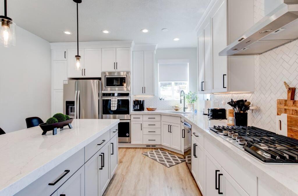 Midway House | Midway to Heaven! BRAND NEW 5 bed 4.5 bath, HOTTUB