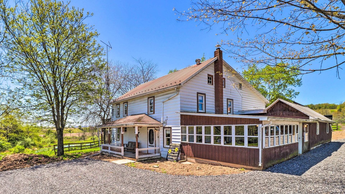 Mifflinburg House | Mifflinburg Farmhouse w/Deck: Family Friendly!