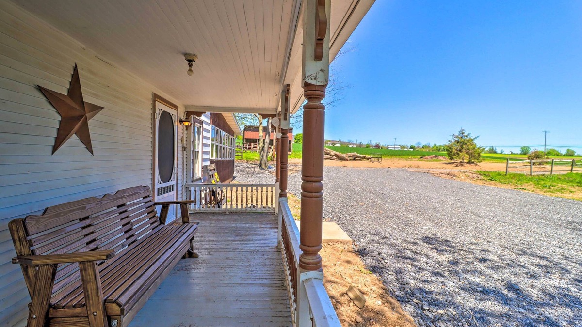 Mifflinburg Cottage | Mifflinburg Farmhouse w/Deck: Family Friendly!