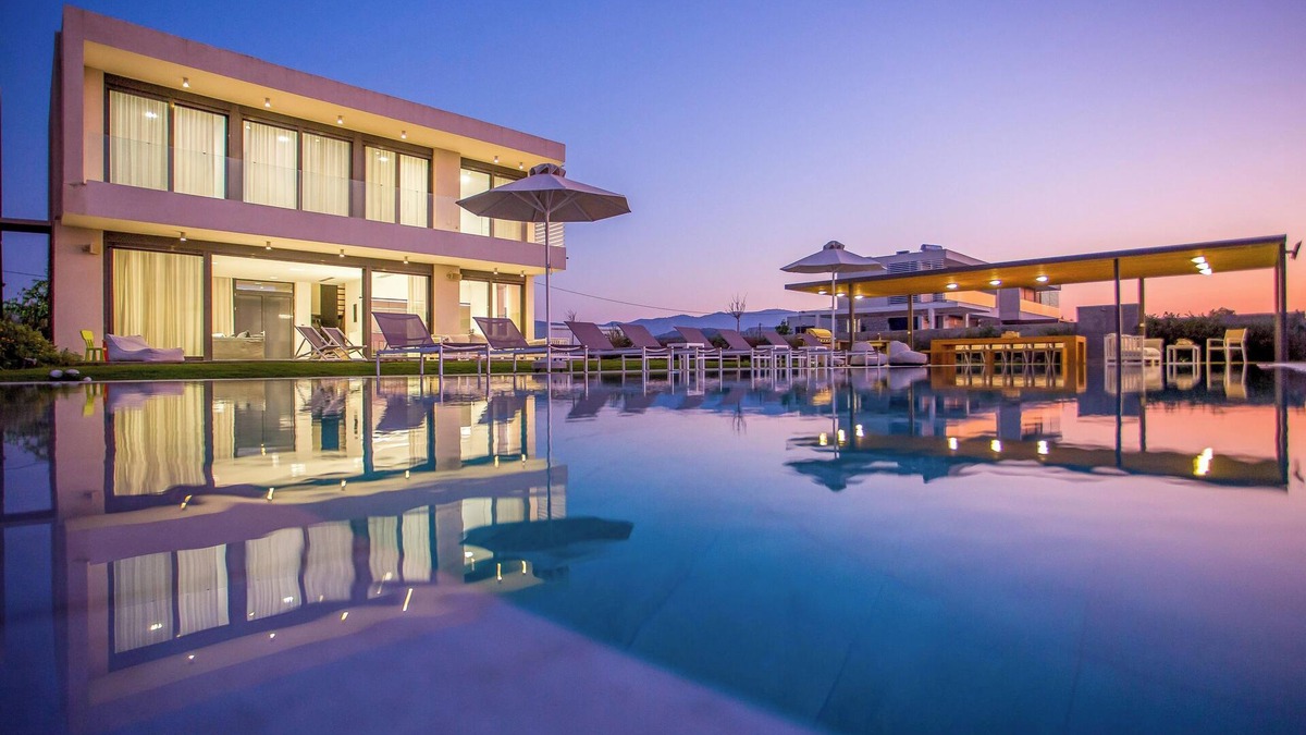 Fanai Villa | Miguel Luxury Beachfront Villa with Jacuzzi & Private Beach