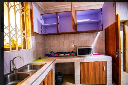 Kwabenyan Bed & Breakfast | MIKES's AB & B