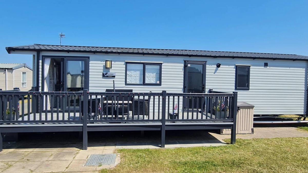 Rhyl Cabin | Mikey 3 bed balcony Rhyl