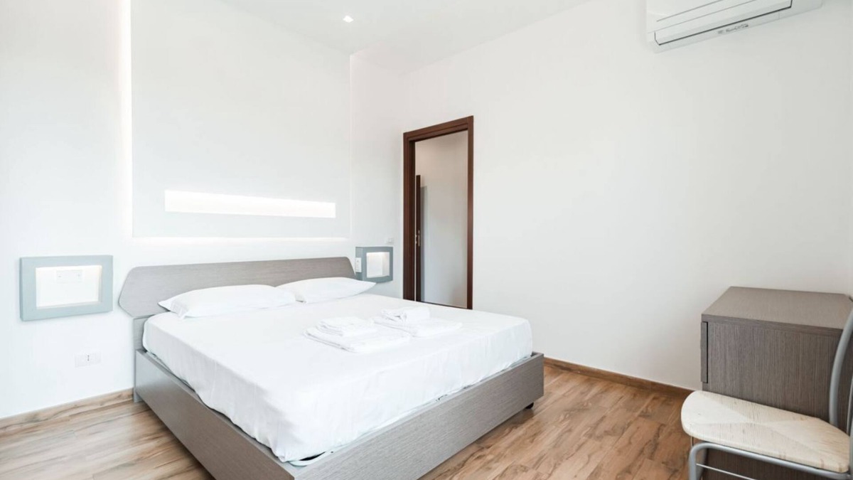 Gallaratese Apartment | Milan Bonola Apartment, free parking