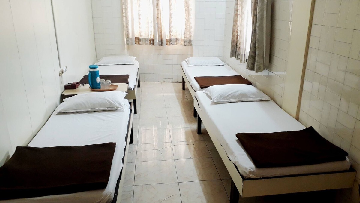 Girgaon House | Milan Guest House