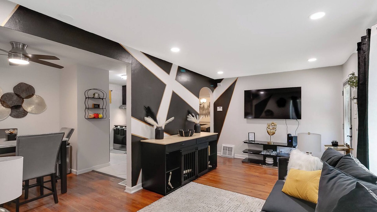 University City House | Milan LuxenModern Glam Meets Cozy Comfort in University City!