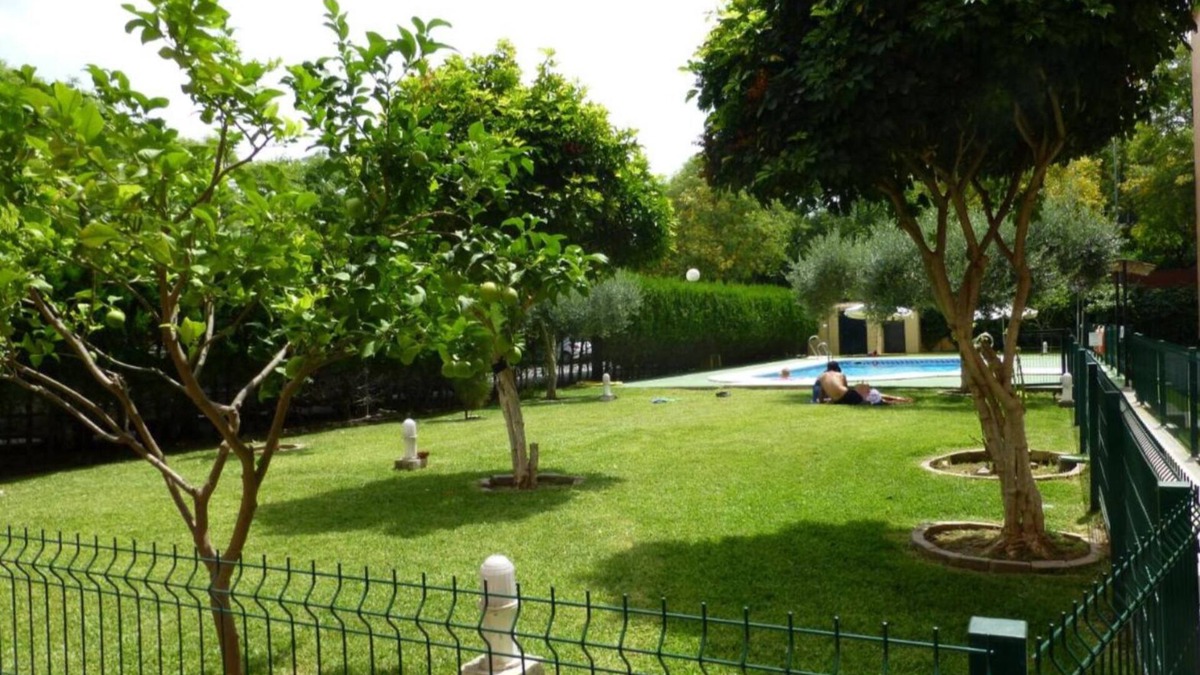 Parque Alcosa Apartment | Milenium Palace- garage included- Swimming pool- FIBES