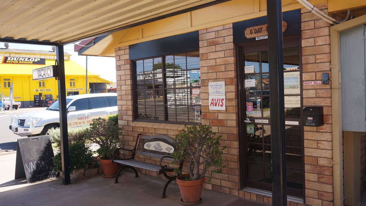 Miles Hotel | Miles Outback Motel