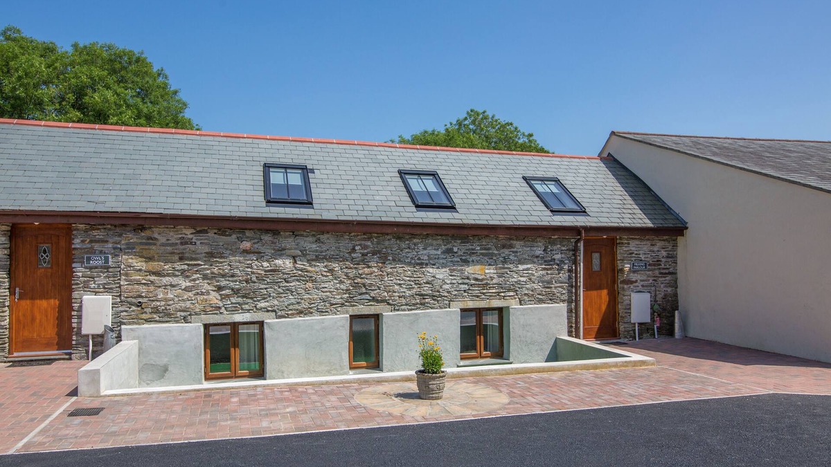 St Teath Cottage | Milking Parlour, modern barn conversion. Nr Tintagel, Bude, Padstow & beach.