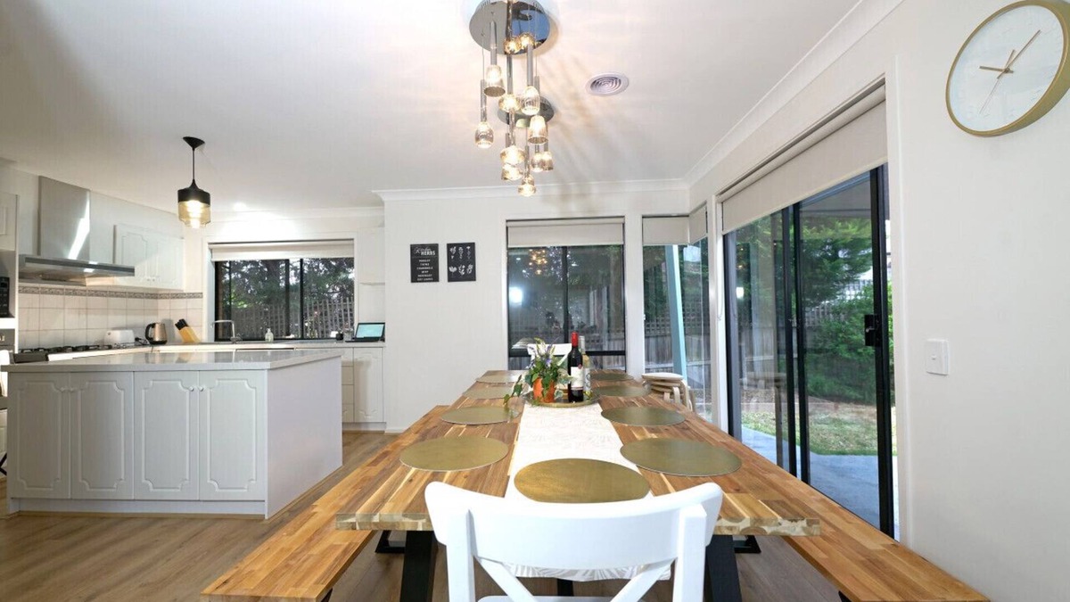 Mill Park House | Mill Park 6BRM Spacious double story House