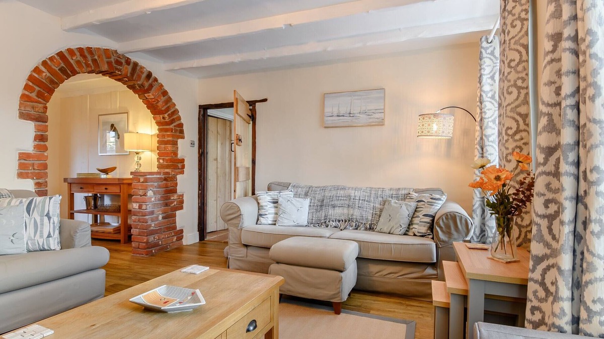 Sheringham House | Mill Pond Cottage - Four Bedroom House, Sleeps 8