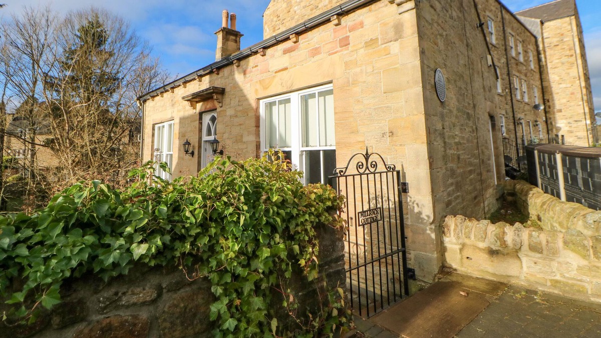 Shotley Bridge Cottage | MILL RACE COTTAGE, pet friendly, character holiday cottage in Consett