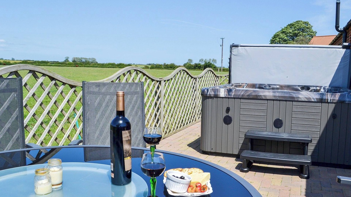 Skegness House | Mill Stone Cottage - E5423