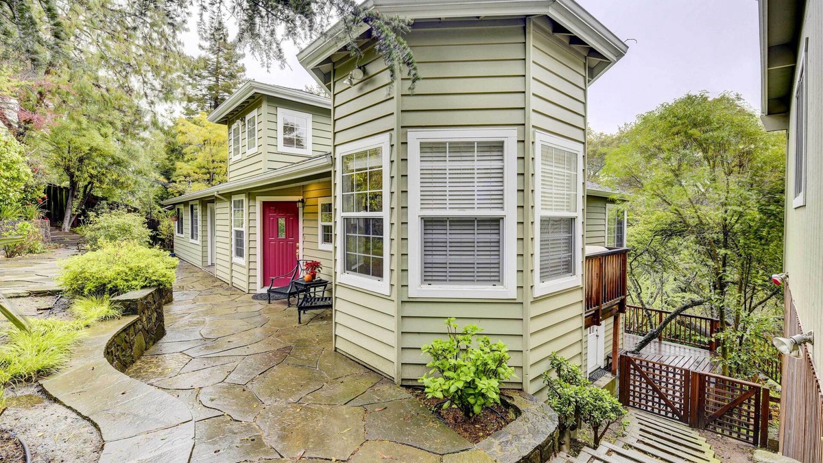 Almonte Apartment | Mill Valley Escape - 13 Miles to San Francisco!