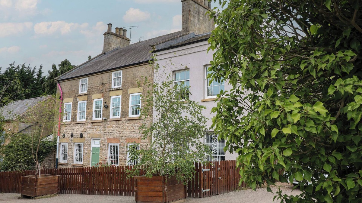 Mansfield Cottage | MILL VIEW DUPLEX, pet friendly, character holiday cottage in Cuckney