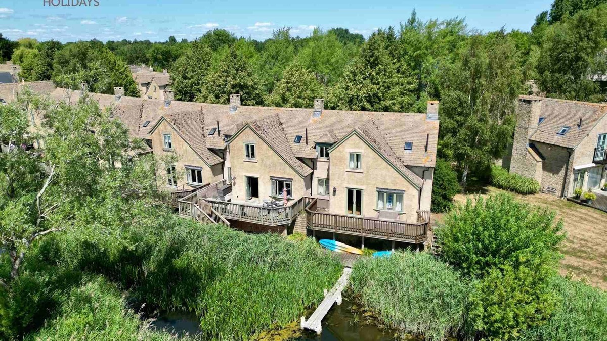 Cirencester House | Mill Village 63, Coot Cottage (P)