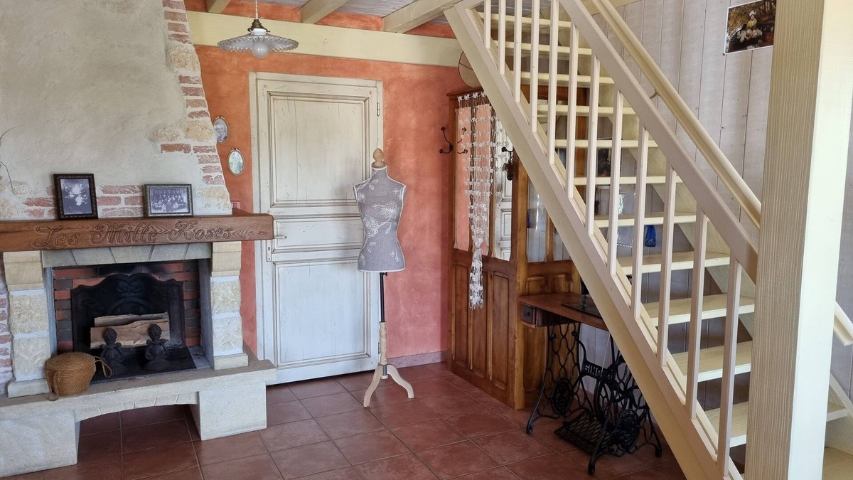 Pouzauges House | Mille Roses Gîte de caractère Near Puy du Fou - Indoor swimming pool, sauna and SPA