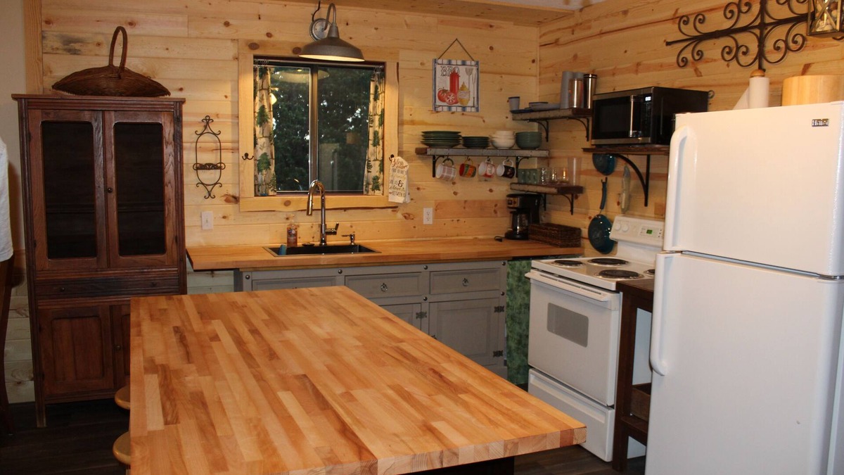 Bruno House | Millers Landing 1 - Sleeps 6. MINUTES to Lower Buffalo River