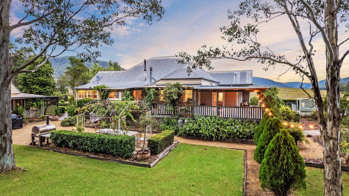 Millfield House | Millfield Homestead - Prepare to Fall in Love