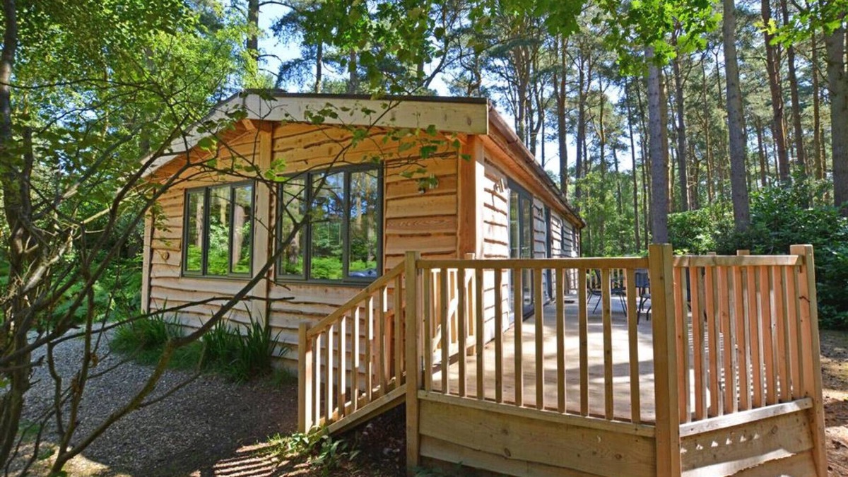 Weybourne House | Milliners Lodge - Two Bedroom House, Sleeps 4