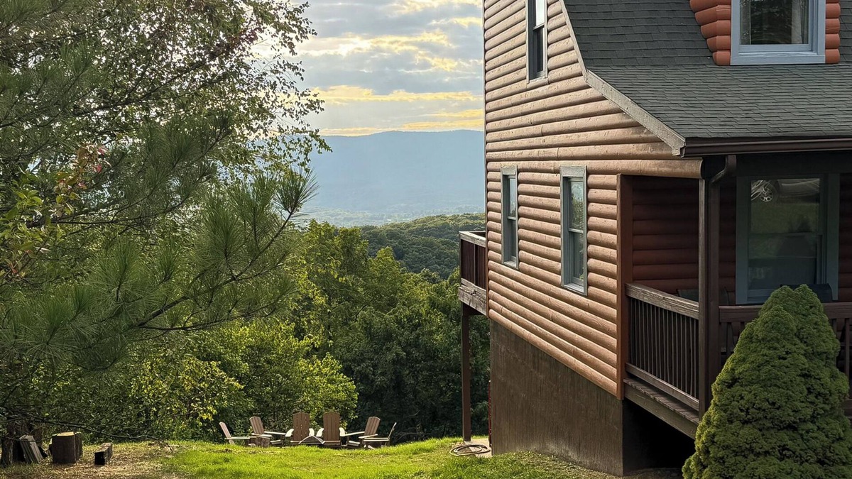 Rileyville Cabin | Million Dollar Views. Peaceful Solitude. Rustic cabin. 90 minutes from DC.