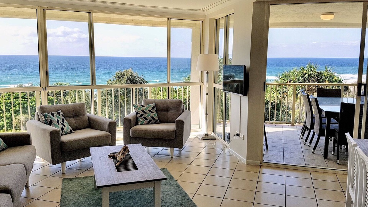 Point Lookout Apartment | Million $ view - watch whales from comfort of home
