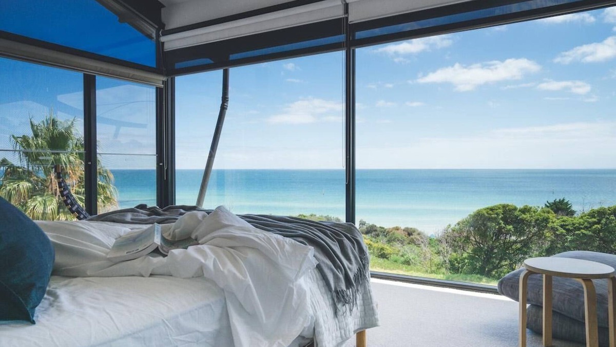 Mornington House | Mills Beach House - modern architecture ocean view