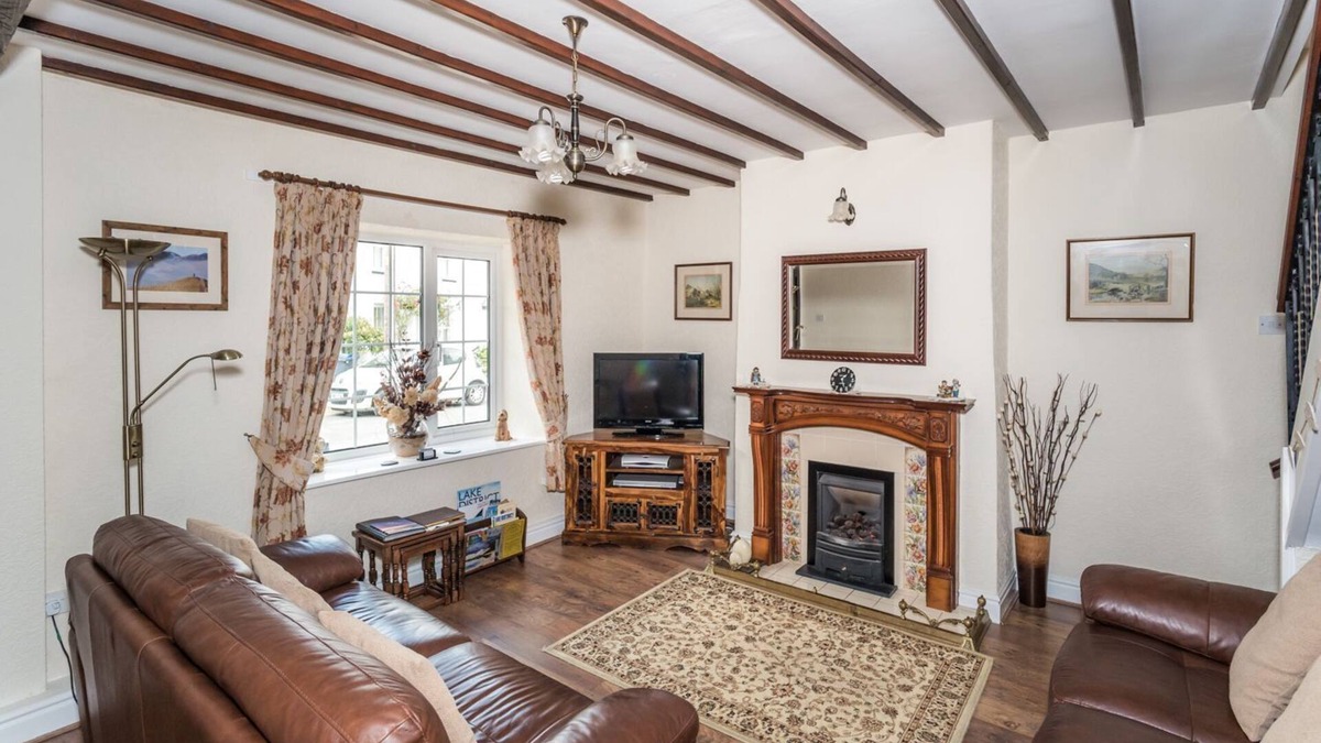 Braithwaite Cottage | Millside Cottage - a cottage that sleeps 4 guests in 2 bedrooms