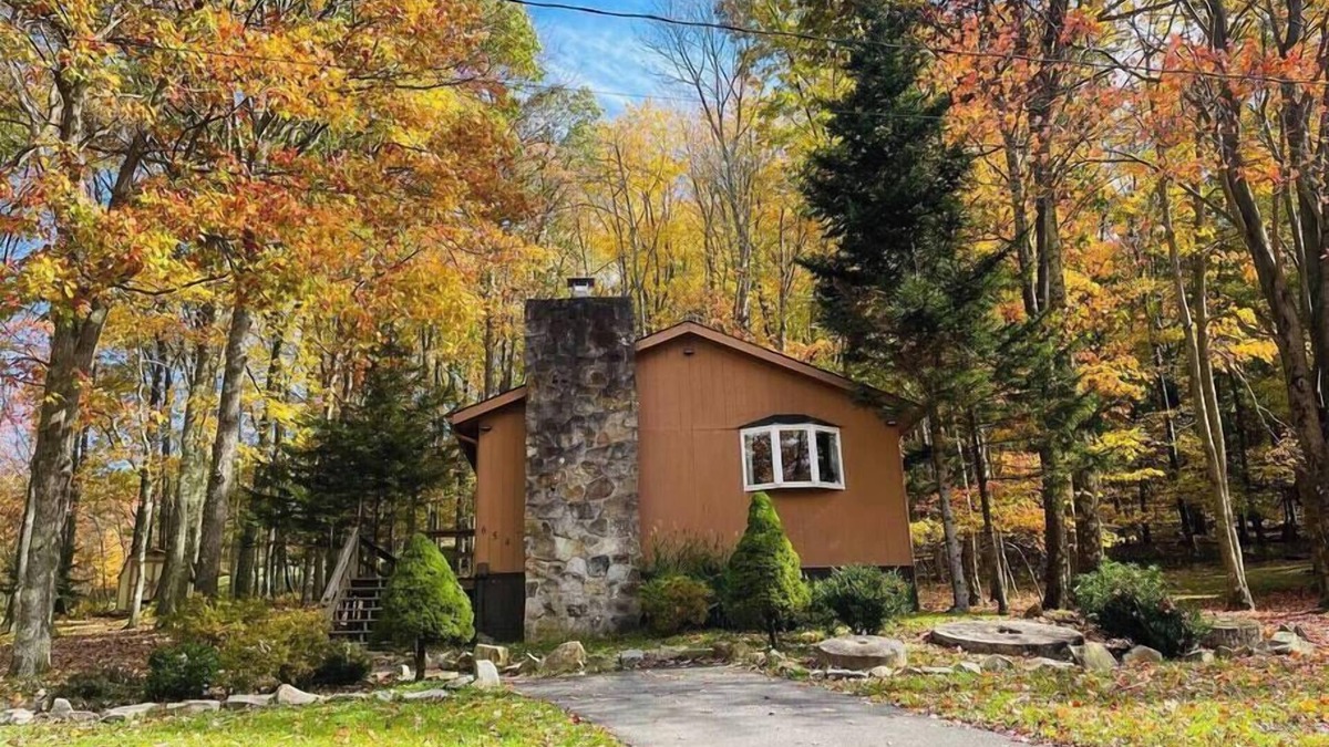 Terra Alta House | *Millstone Cottage w/Lake & Pool access, Wi-Fi