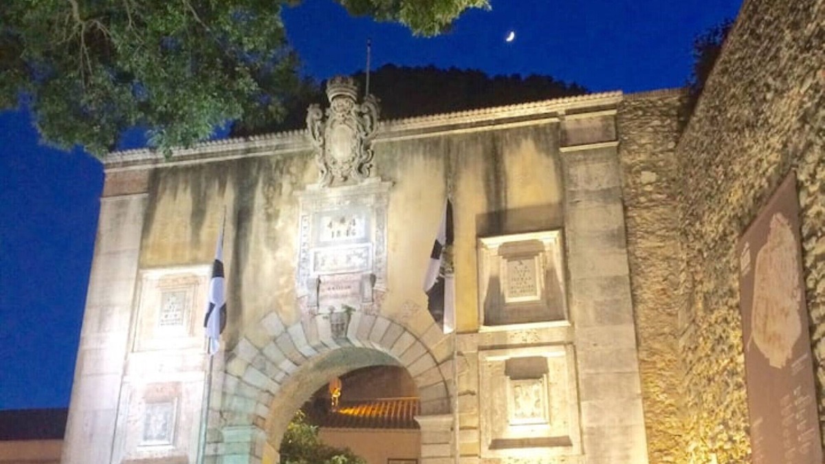Santa Maria Maior House | Millstone House *33*