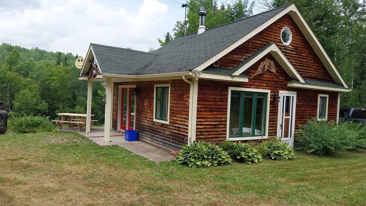 Gloucester County Ski Chalet | Millstream River Refuge. 25 private acres
