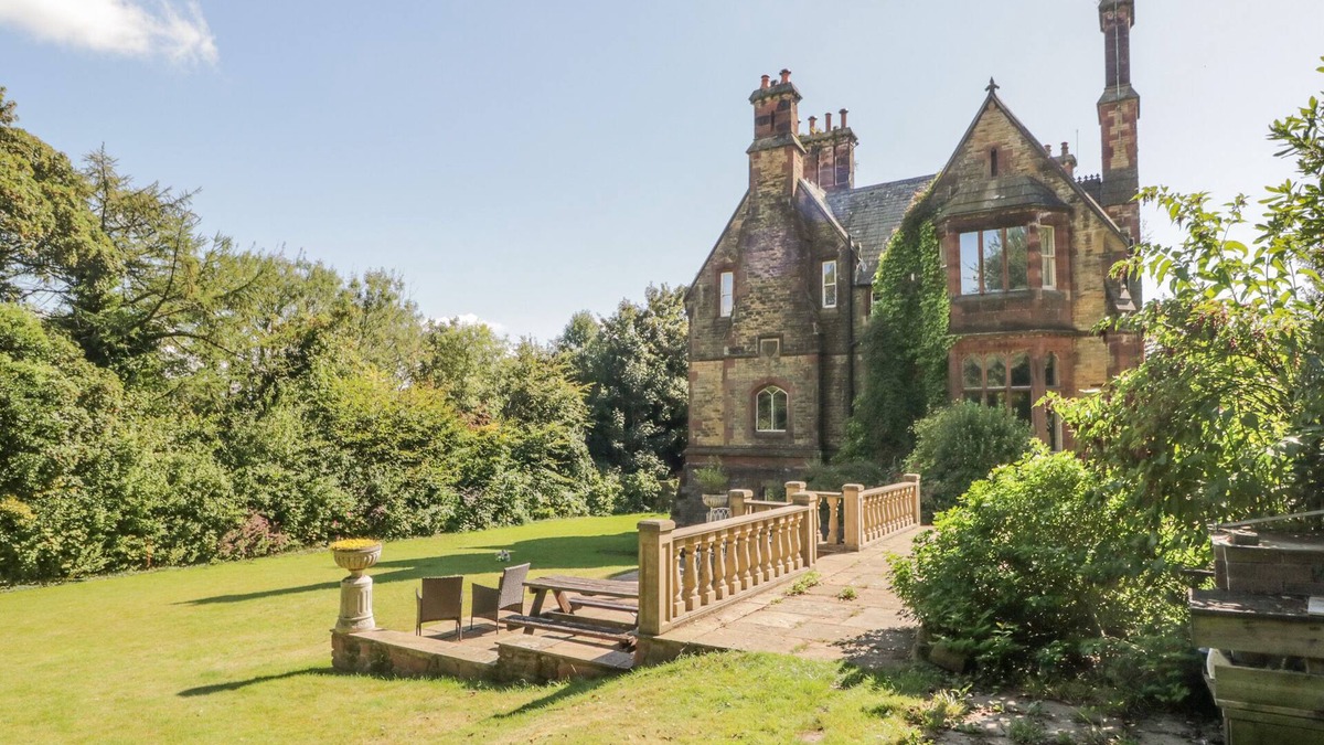 Newton in Furness Cottage | Millwood Manor